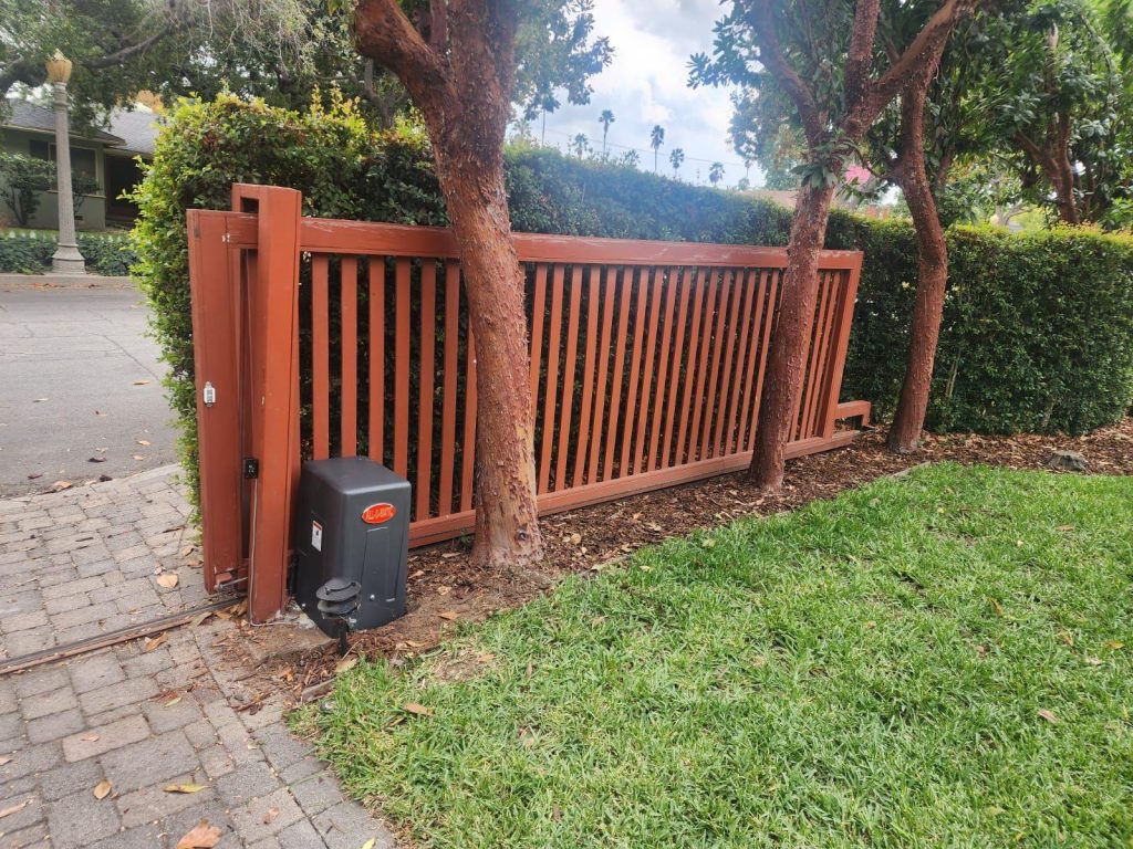 Fence Repair Sherman Oaks